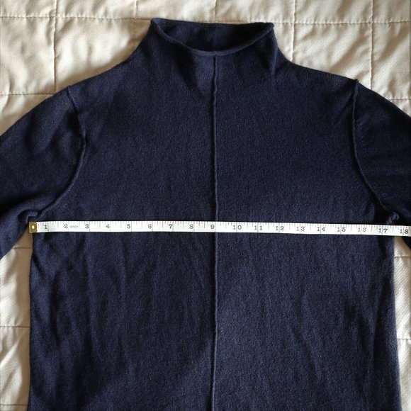 Banana Republic Navy Italian Wool-Cashmere Turtleneck Sweater - Picture 3 of 7